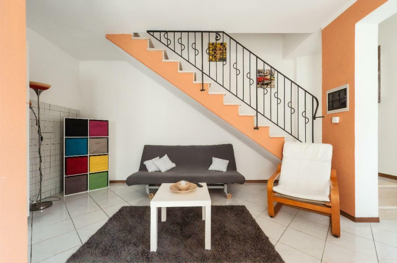 لوكا La Casina Gialla Independent House - Near The Walls المظهر الخارجي الصورة