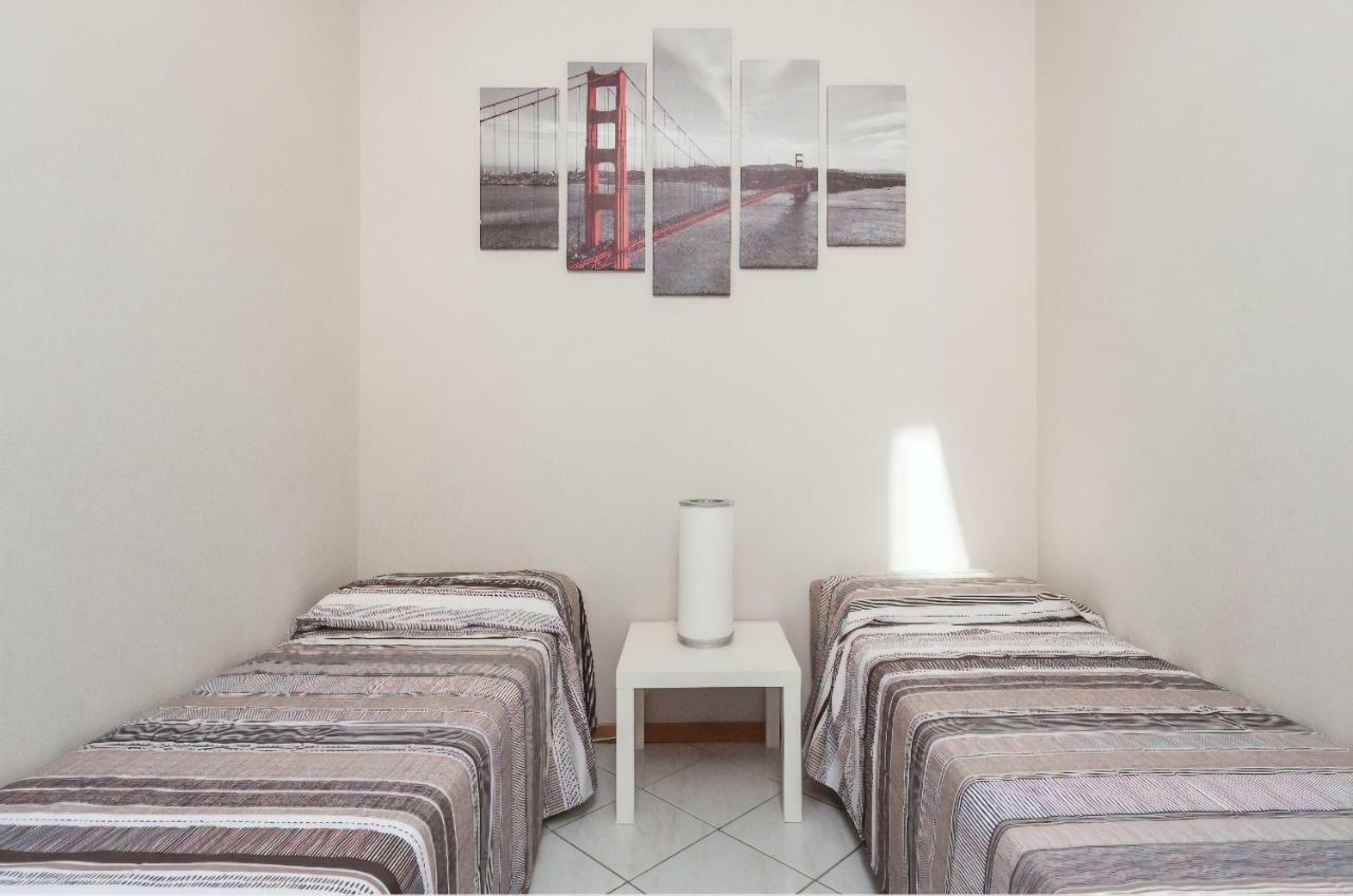 لوكا La Casina Gialla Independent House - Near The Walls المظهر الخارجي الصورة